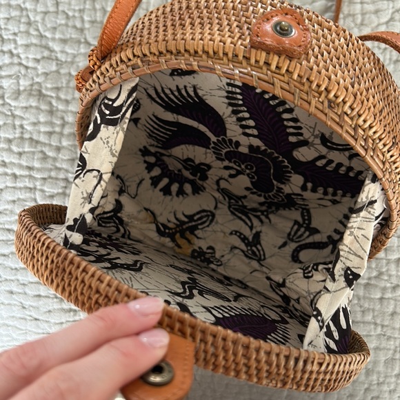 Handmade wicker crossbody bag - Picture 3 of 3